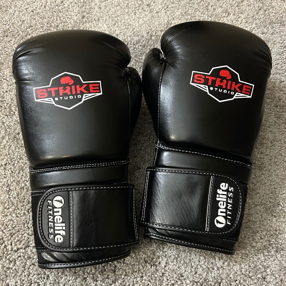 One life Other - Boxing gloves